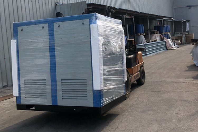 江陰杜奧爾汽車用紡織品公司購入權(quán)偉節(jié)能螺桿空壓機(jī)
