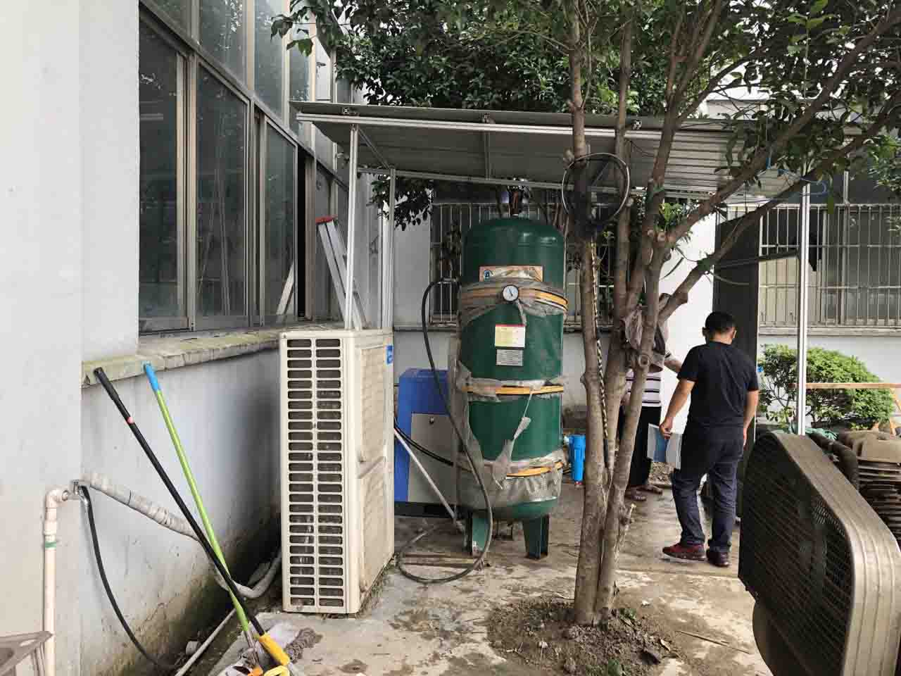 變頻空壓機(jī)入駐昆山錢豹自動(dòng)化設(shè)備有限公司-權(quán)偉變頻空壓機(jī)